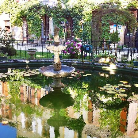 Logis Hostellerie Du Grand Duc Hotel Restaurant Gincla Esterno foto