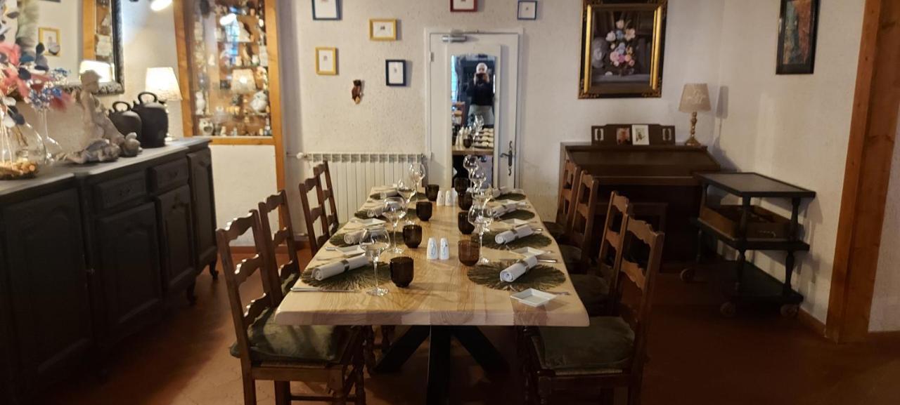 Logis Hostellerie Du Grand Duc Hotel Restaurant Gincla Esterno foto