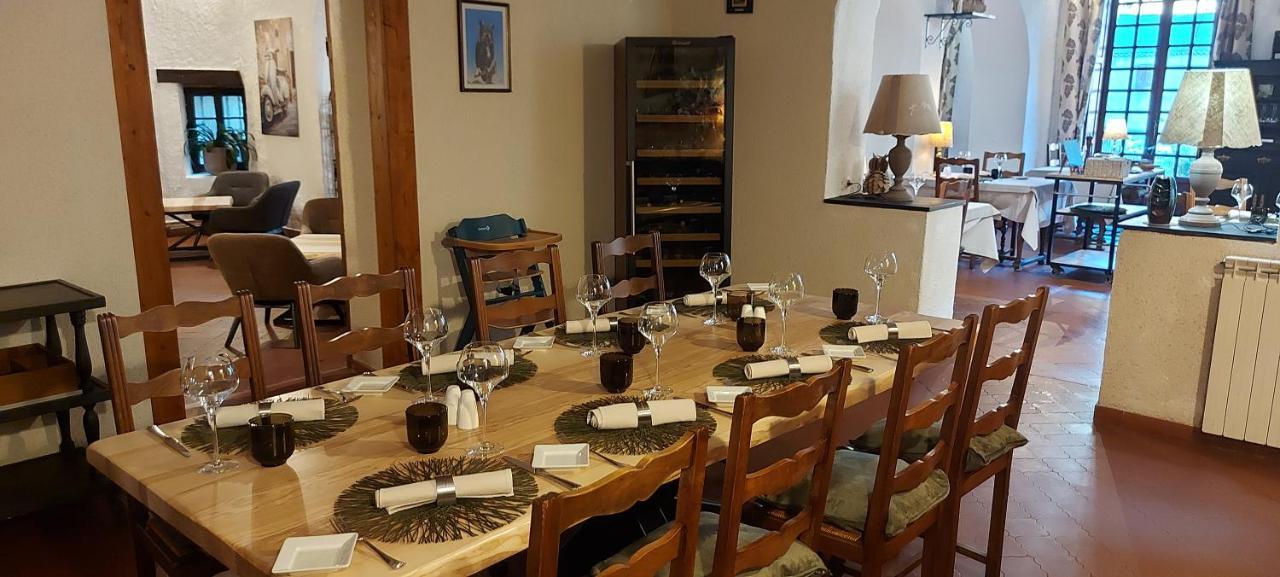 Logis Hostellerie Du Grand Duc Hotel Restaurant Gincla Esterno foto