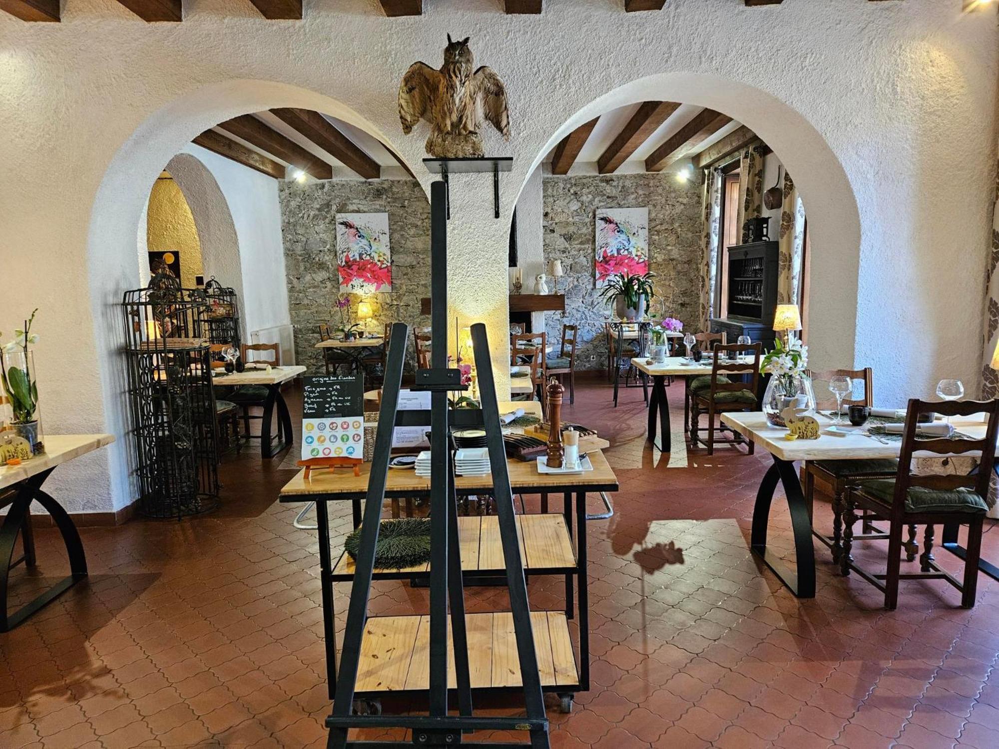 Logis Hostellerie Du Grand Duc Hotel Restaurant Gincla Esterno foto
