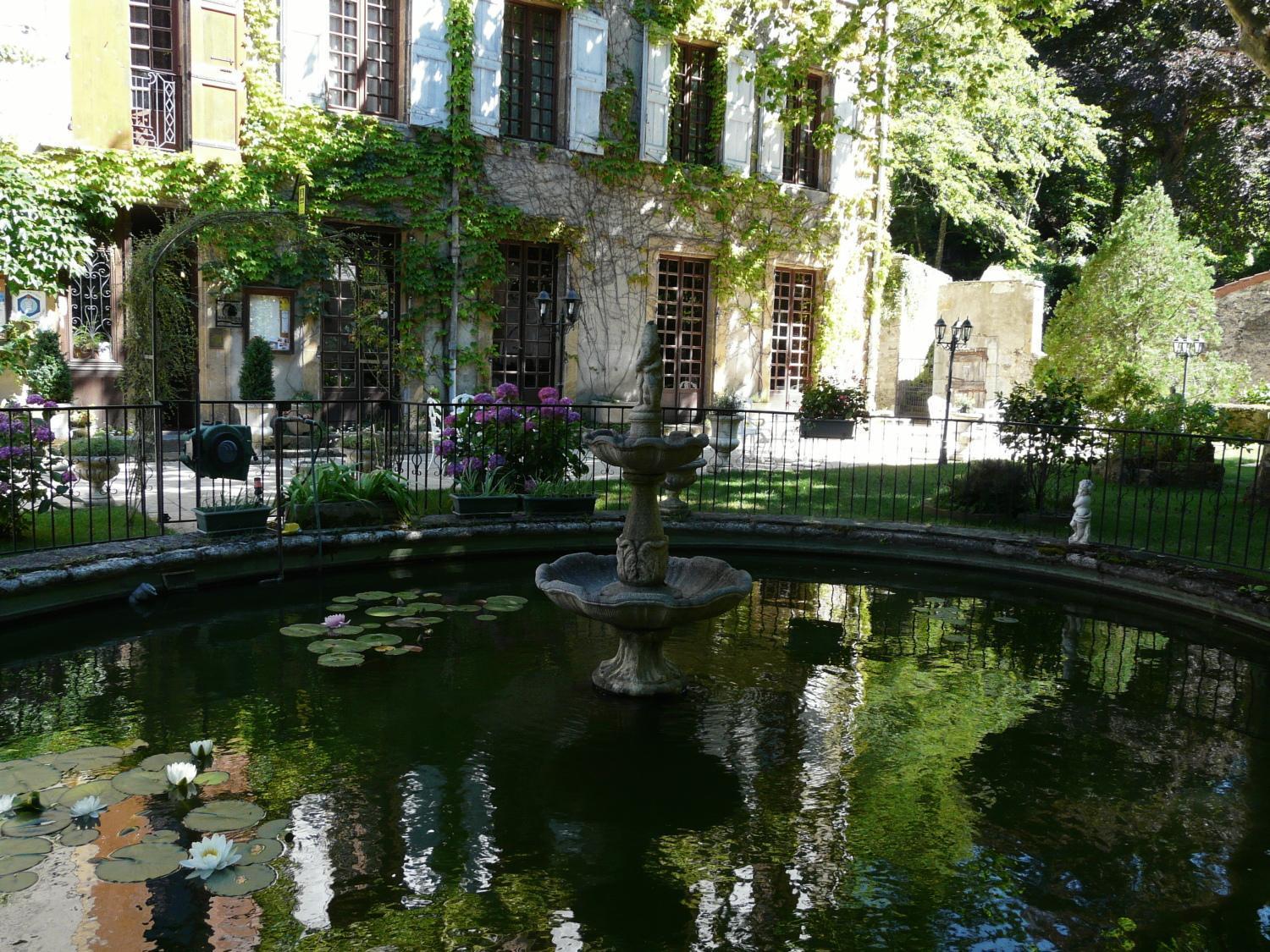 Logis Hostellerie Du Grand Duc Hotel Restaurant Gincla Esterno foto