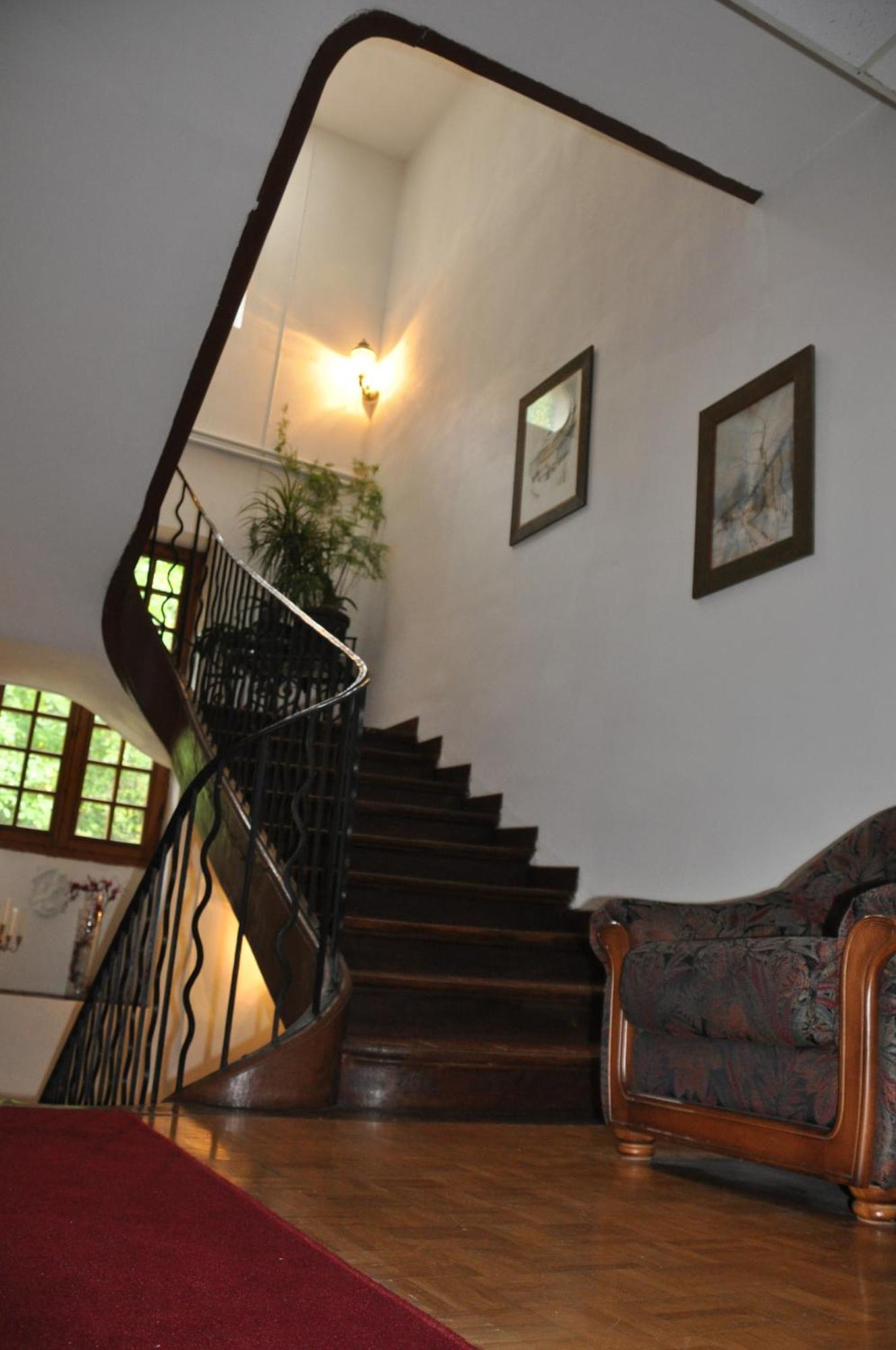 Logis Hostellerie Du Grand Duc Hotel Restaurant Gincla Esterno foto