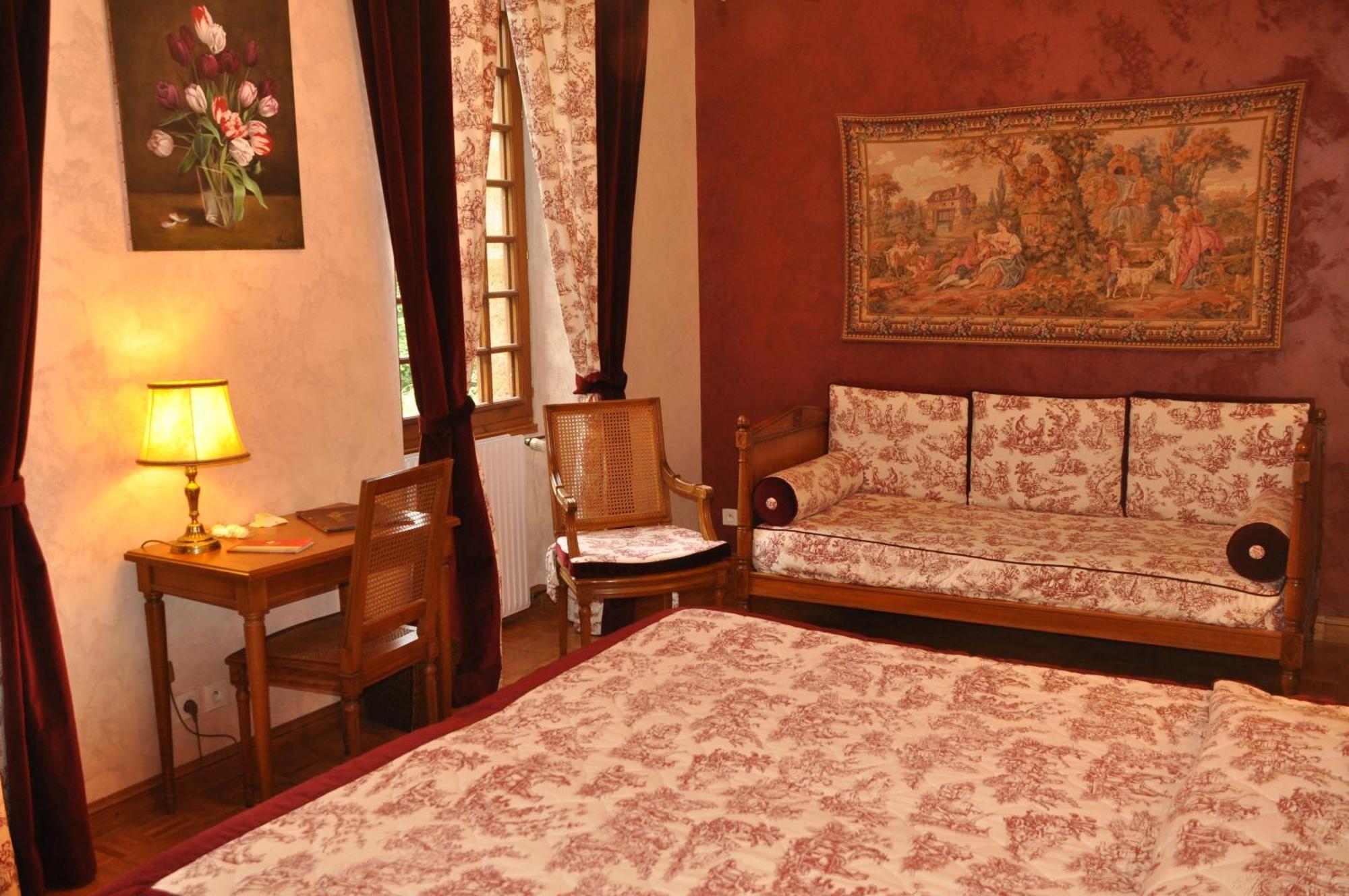 Logis Hostellerie Du Grand Duc Hotel Restaurant Gincla Esterno foto