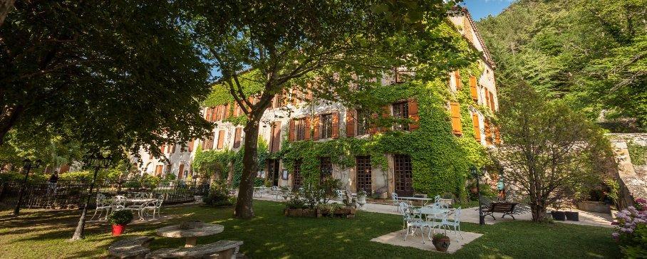 Logis Hostellerie Du Grand Duc Hotel Restaurant Gincla Esterno foto