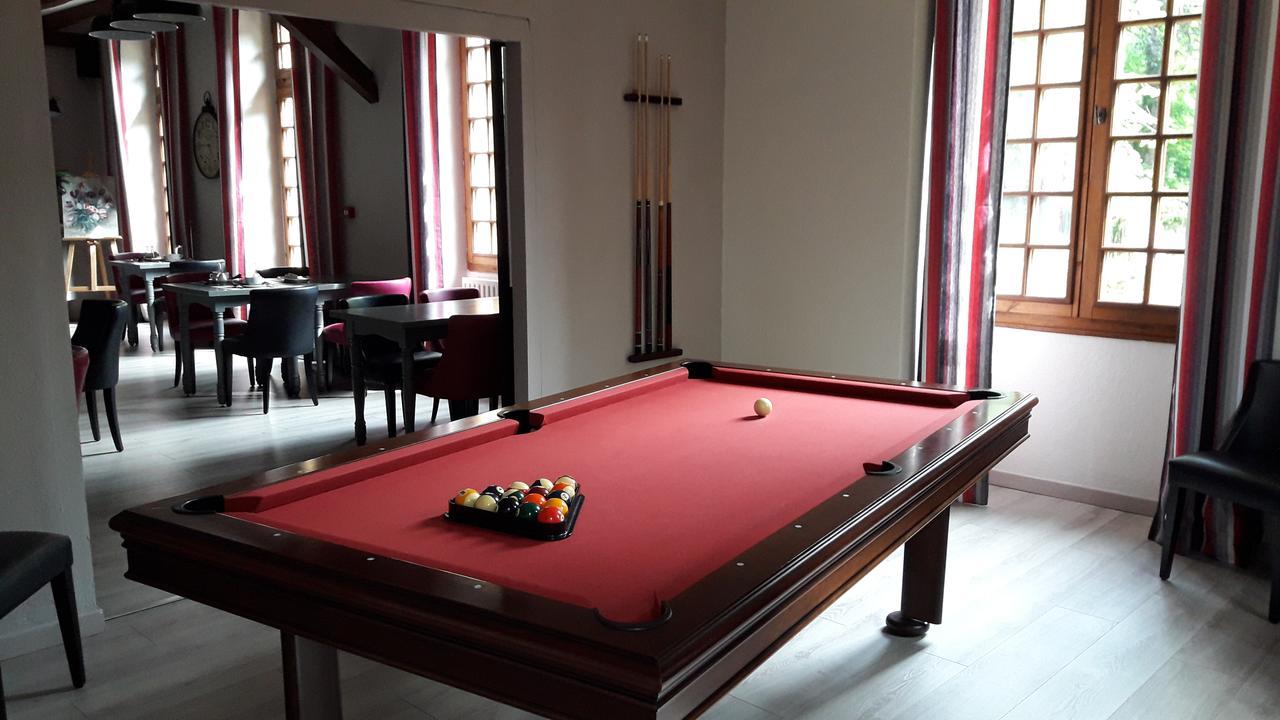 Logis Hostellerie Du Grand Duc Hotel Restaurant Gincla Esterno foto