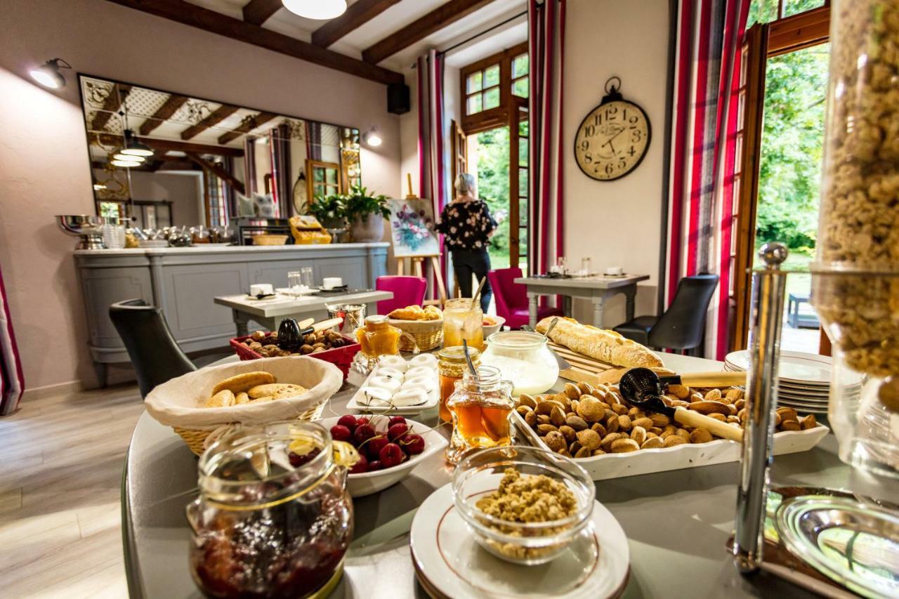 Logis Hostellerie Du Grand Duc Hotel Restaurant Gincla Esterno foto