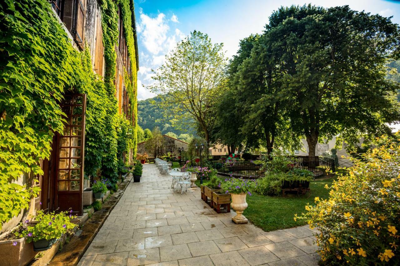 Logis Hostellerie Du Grand Duc Hotel Restaurant Gincla Esterno foto