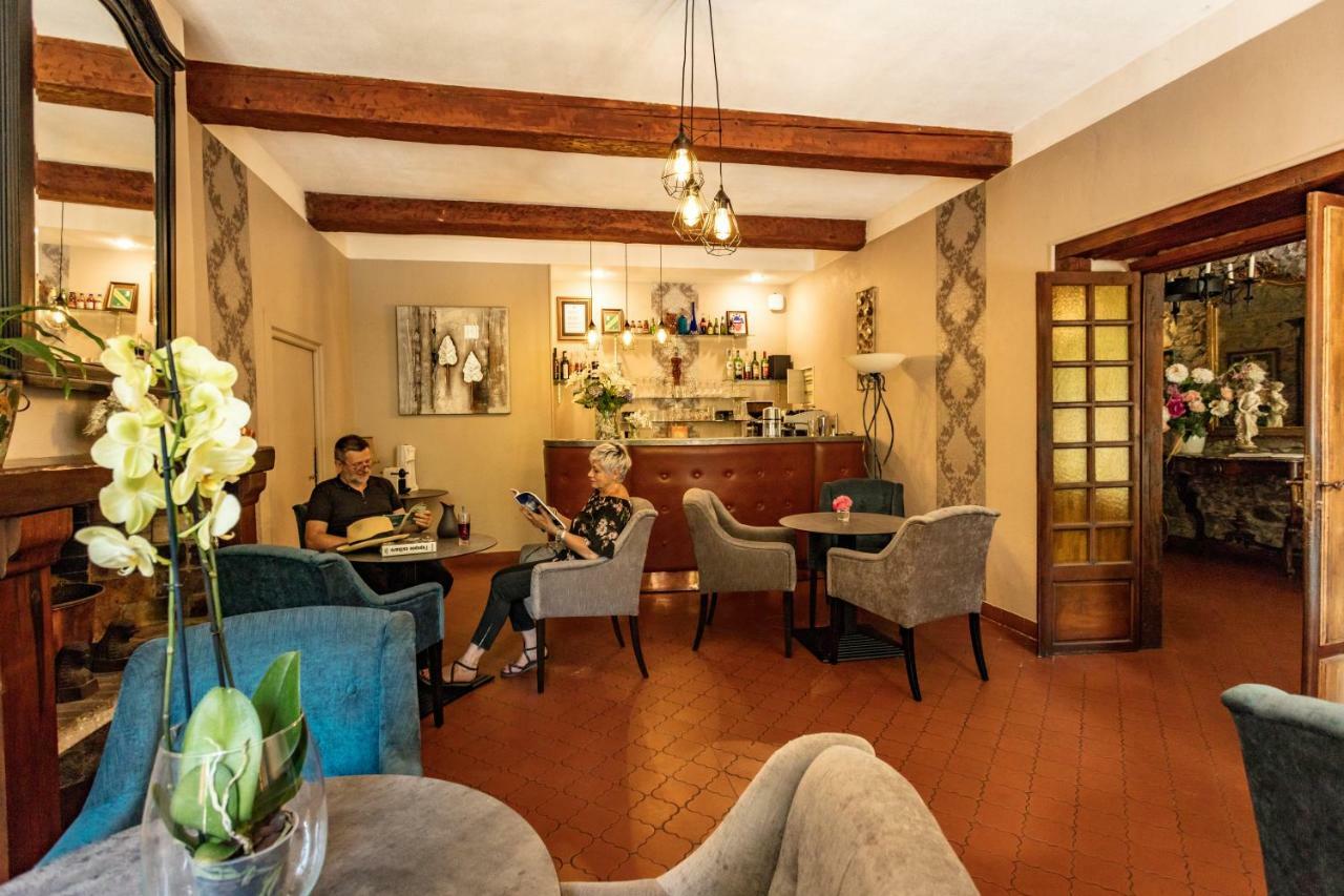 Logis Hostellerie Du Grand Duc Hotel Restaurant Gincla Esterno foto