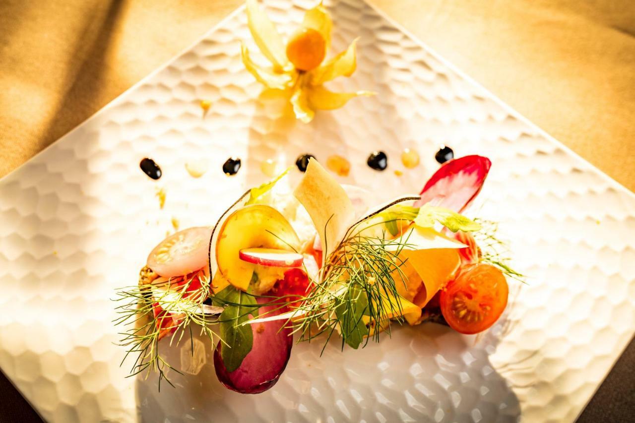 Logis Hostellerie Du Grand Duc Hotel Restaurant Gincla Esterno foto